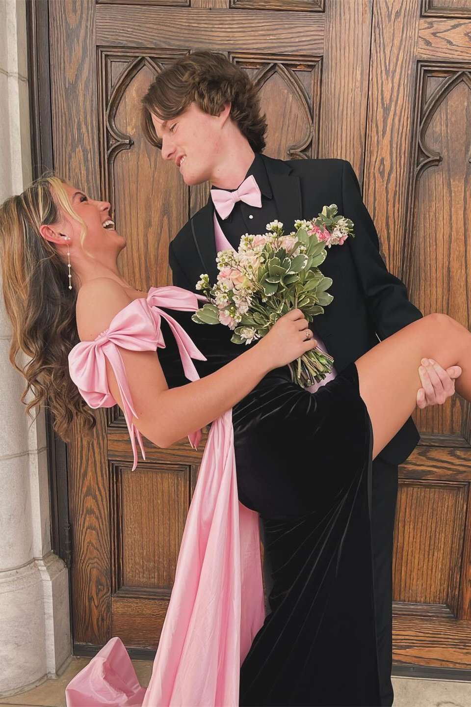 Black Velvet Off-the-Shoulder Sheath/column Gown with Bows & High Slit