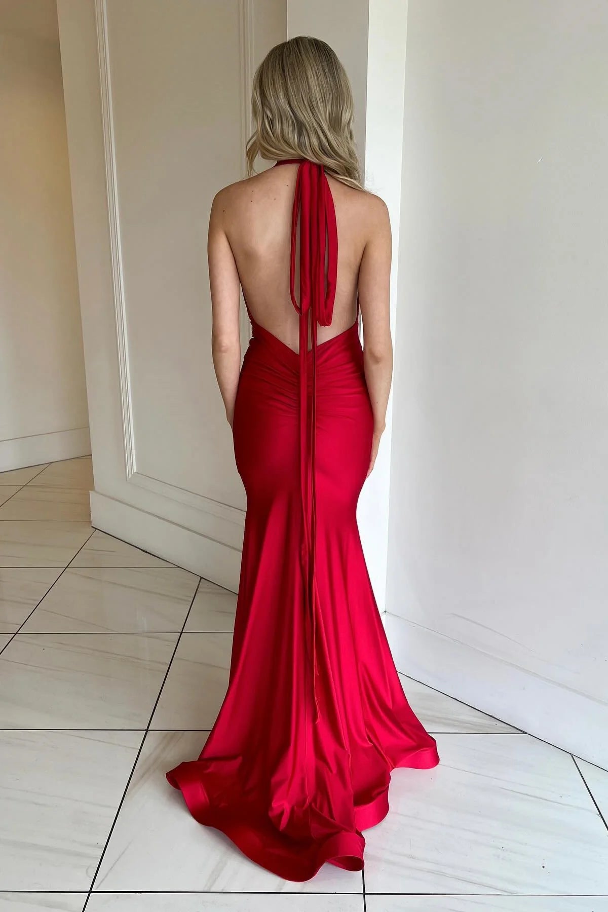 Stunning Satin Mermaid Halter Sleeveless Open-Back Sweep-Train Prom Evening Formal Dress