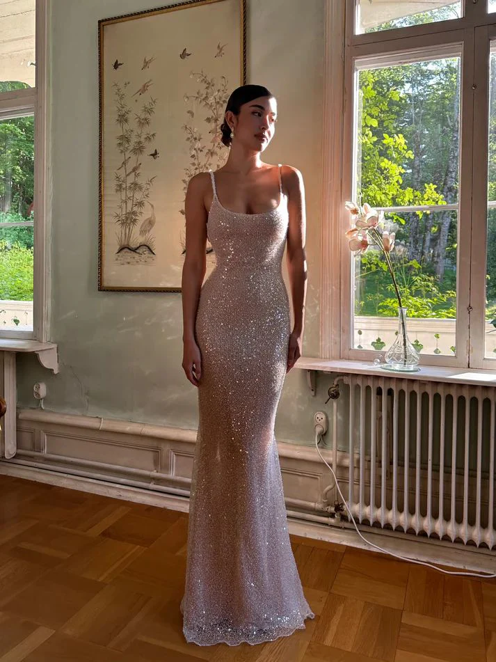 Stunning Mermaid Scoop Neck Sleeveless Sequin Floor Length Evening Dress