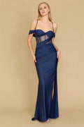 Vestido de fiesta con escote corazón, tirantes finos, espalda descubierta, abertura lateral y largo hasta el suelo. 