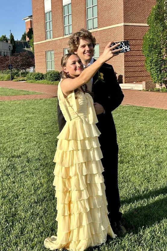 Tiered Ruffle Chiffon Prom Dress with Sweetheart Neck and High-Low Hem