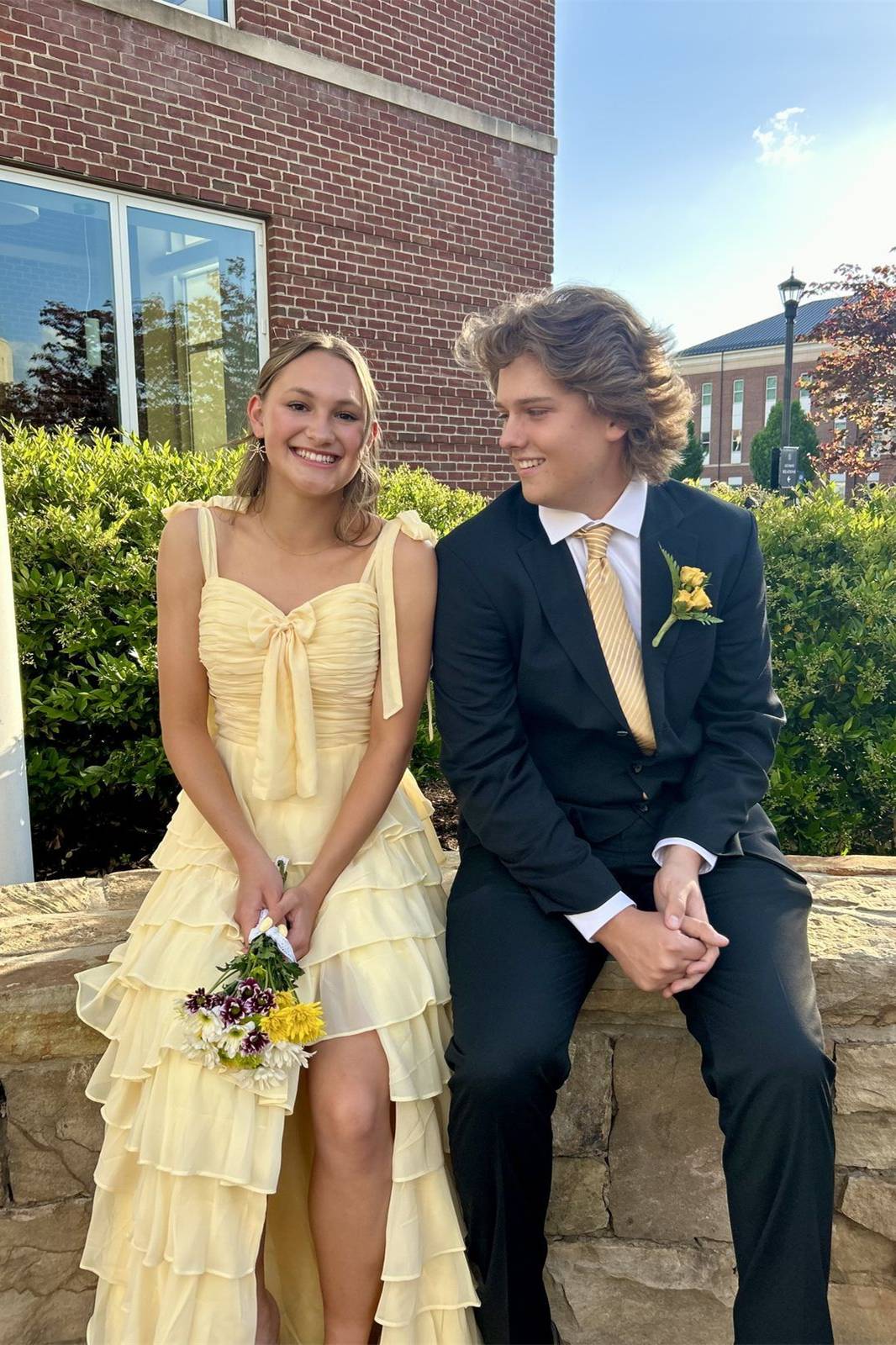 Tiered Ruffle Chiffon Prom Dress with Sweetheart Neck and High-Low Hem