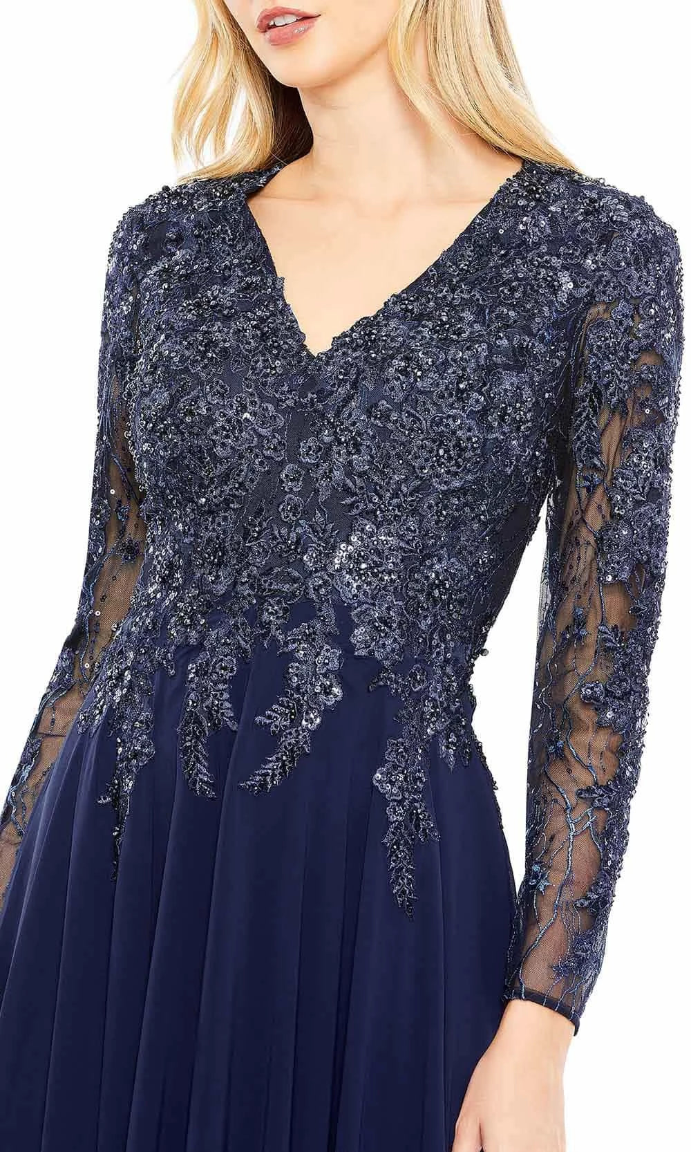 Vestido para madre de la novia con escote en V, manga larga, bordado floral de malla y largo hasta el suelo 