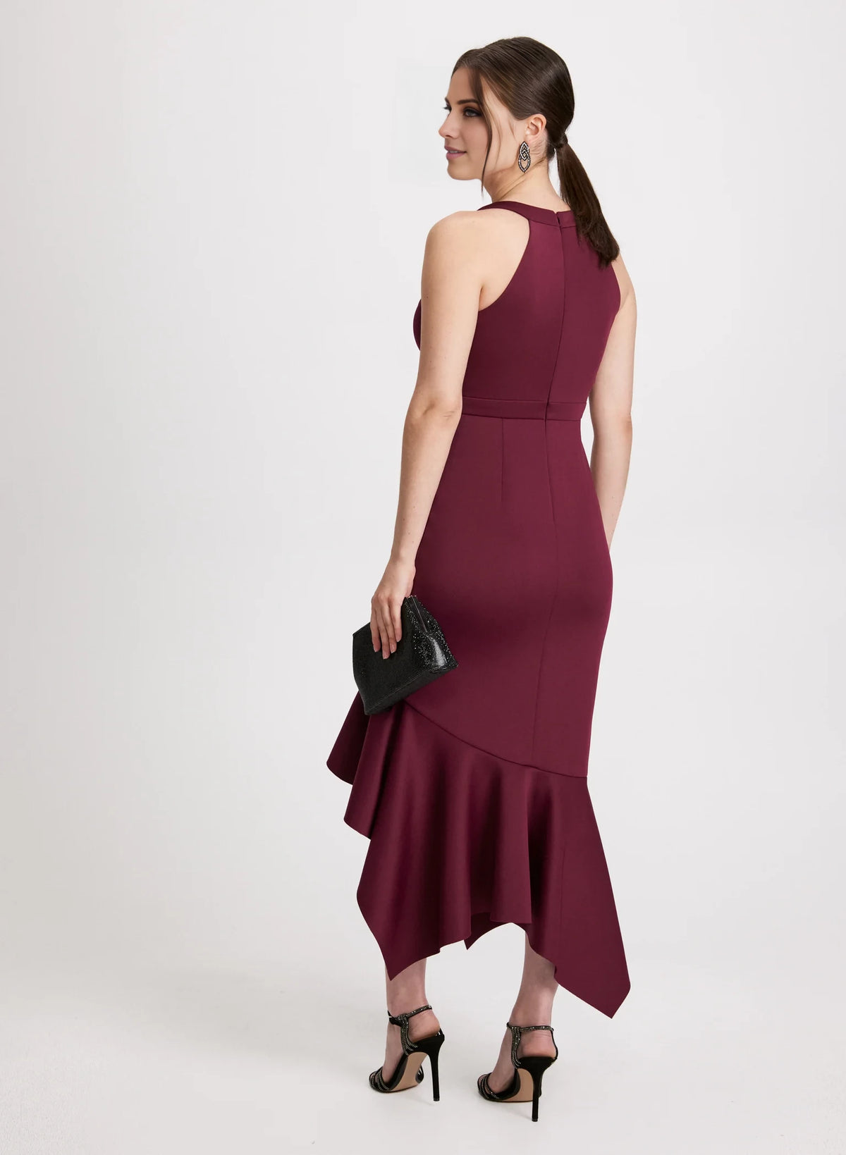 Vestido de fiesta largo hasta el suelo con escote en V, hombros descubiertos, sin mangas, abertura lateral con volantes 