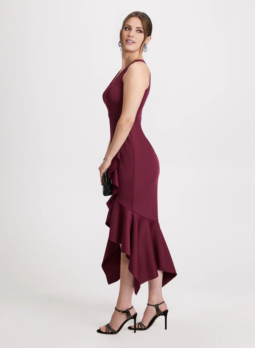 Vestido de fiesta largo hasta el suelo con escote en V, hombros descubiertos, sin mangas, abertura lateral con volantes 