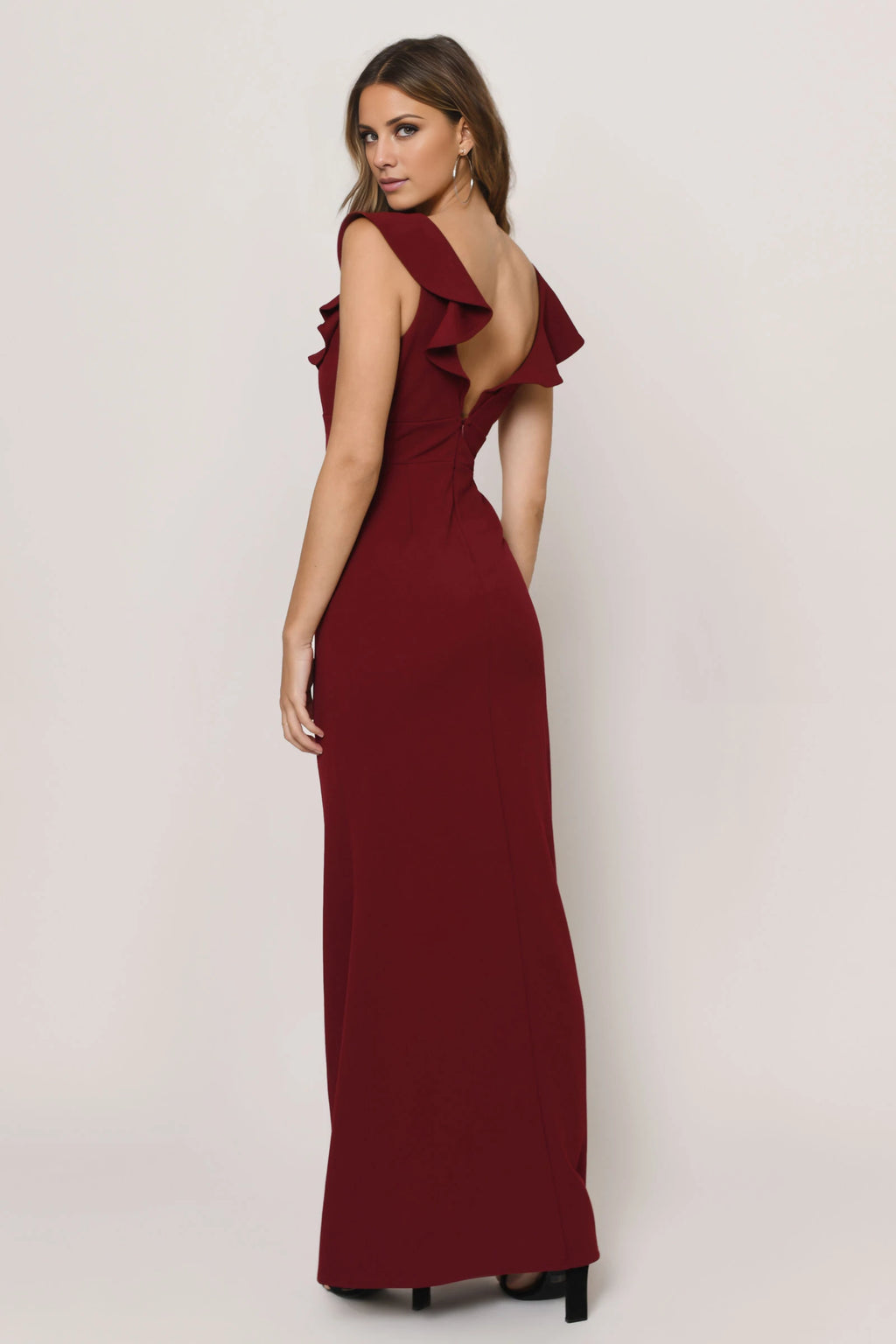 Vestido de fiesta con escote en V, manga corta, dobladillo con volantes, espalda descubierta, abertura y largo hasta el suelo 