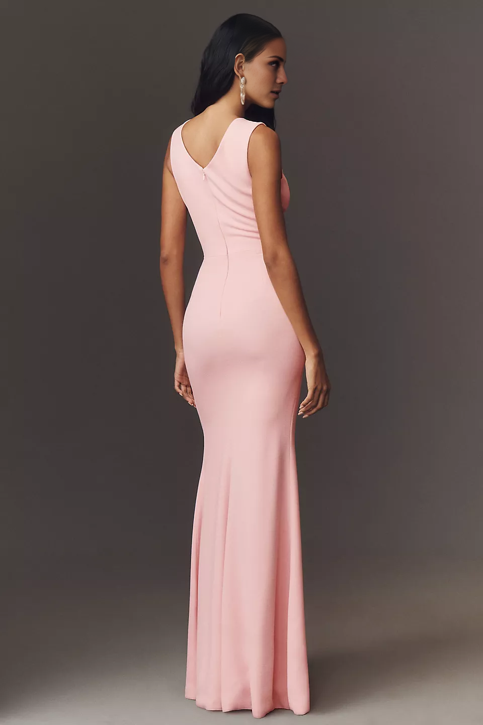 Vestido de fiesta con escote en V, sin mangas, espalda descubierta, abertura y largo hasta el suelo 