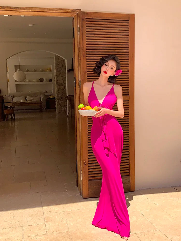 Vibrant Form-Fitting Midi Dress V-Neck Spaghetti Straps Crisscross Back Floor-Length Evening Dress
