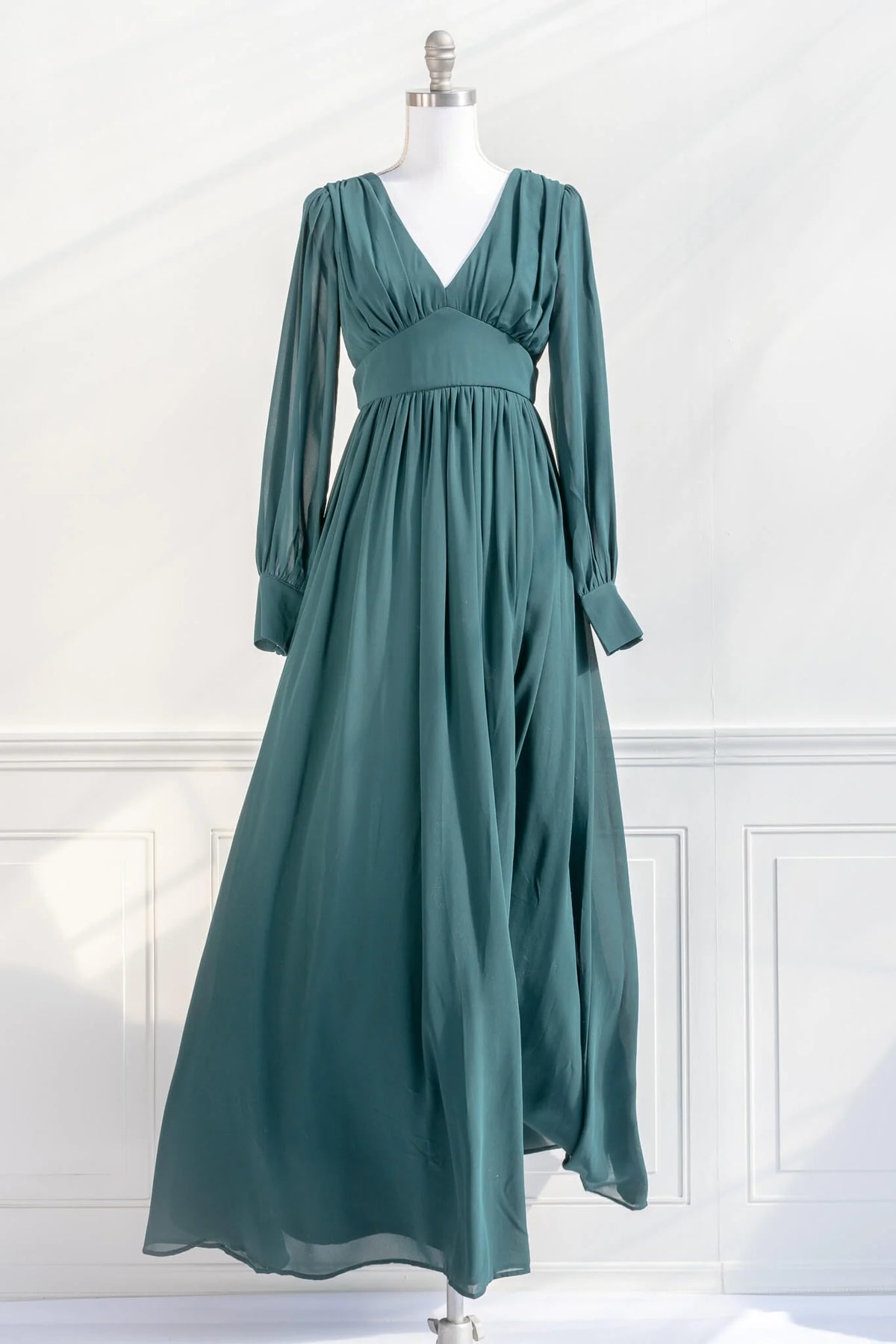 Forest Green Chiffon A-Line Floor-Length Bridesmaid Dress with Ruched Bodice and Gathered Sleeves