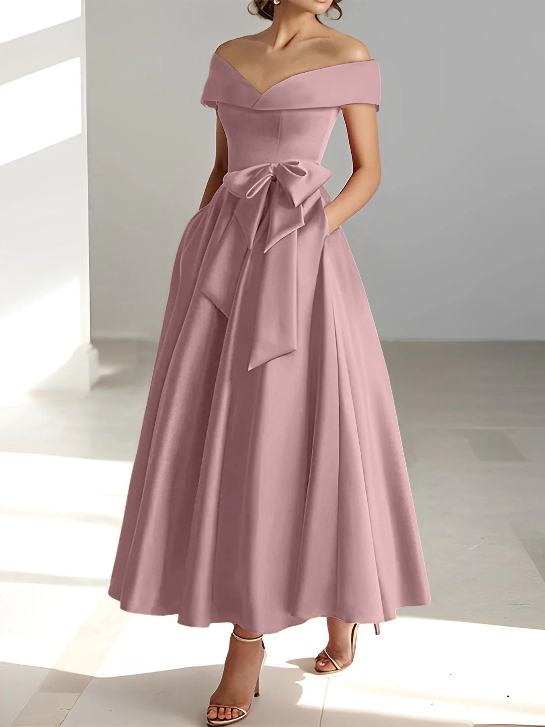 Abiti da sposa a trapezio/principessa con spalle scoperte e tasche