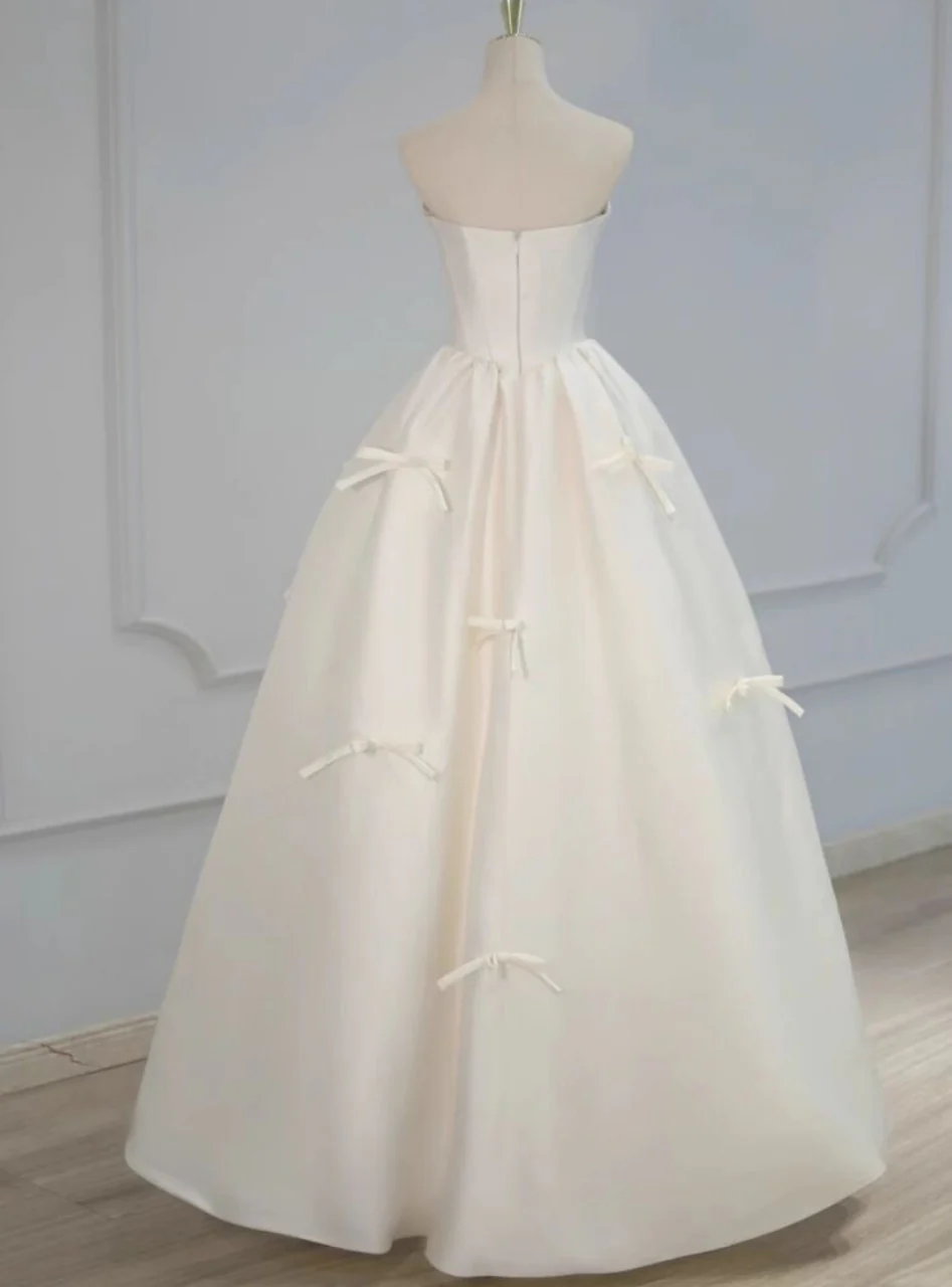 Whimsical A-Line Strapless Sweetheart Neck Sleeveless Floor Length Evening Dress