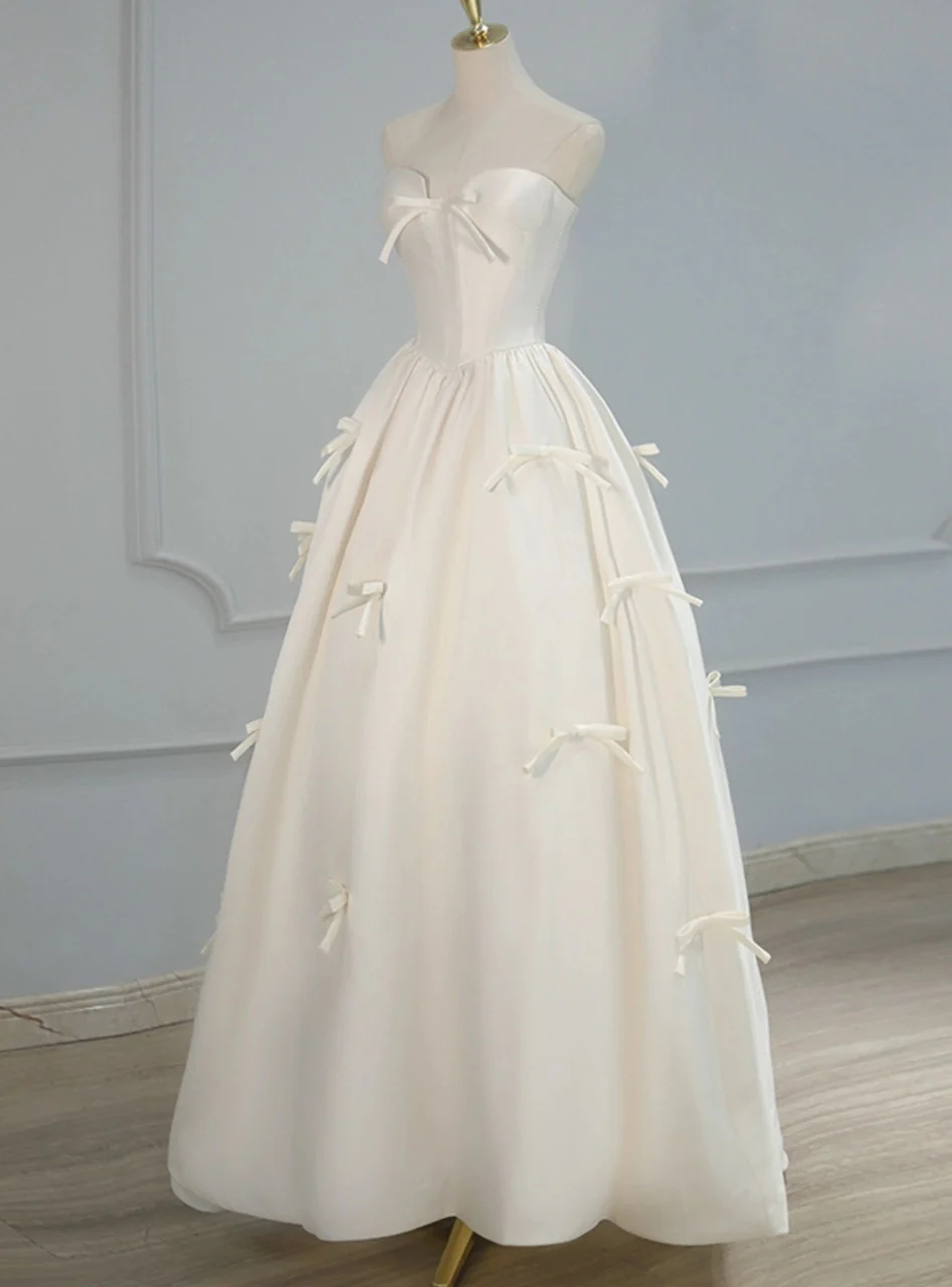 Whimsical A-Line Strapless Sweetheart Neck Sleeveless Floor Length Evening Dress