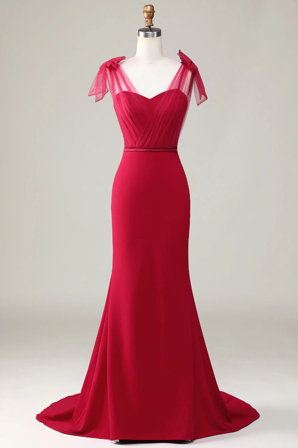 Vestido largo de dama de honor de satén rojo vino con cola de pez y lazo