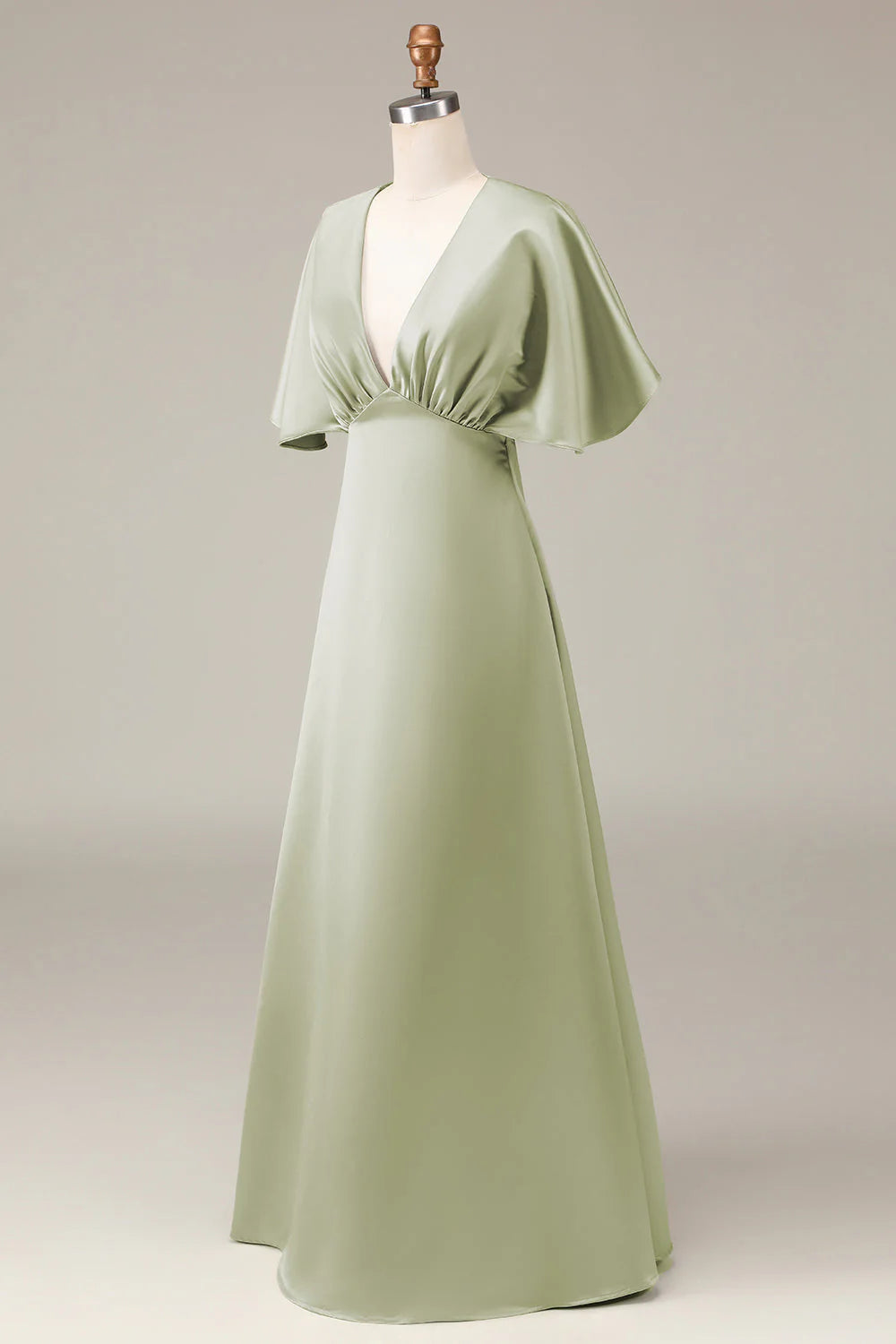 Vestido de dama de honor de satén con escote en V, manga corta y corte A en color salvia polvorienta