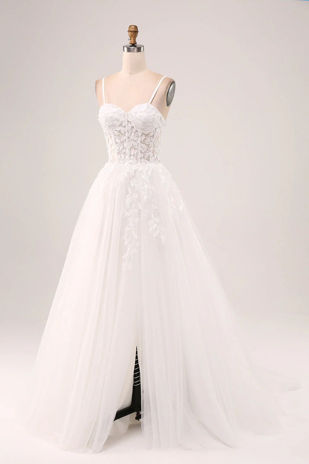 Vestido de novia largo color marfil con corte A, tirantes finos, ajustado, corsé de encaje transparente