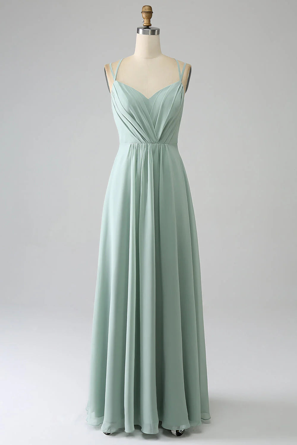 Vestido largo de dama de honor plisado sin espalda con tirantes finos en forma de A de Matcha