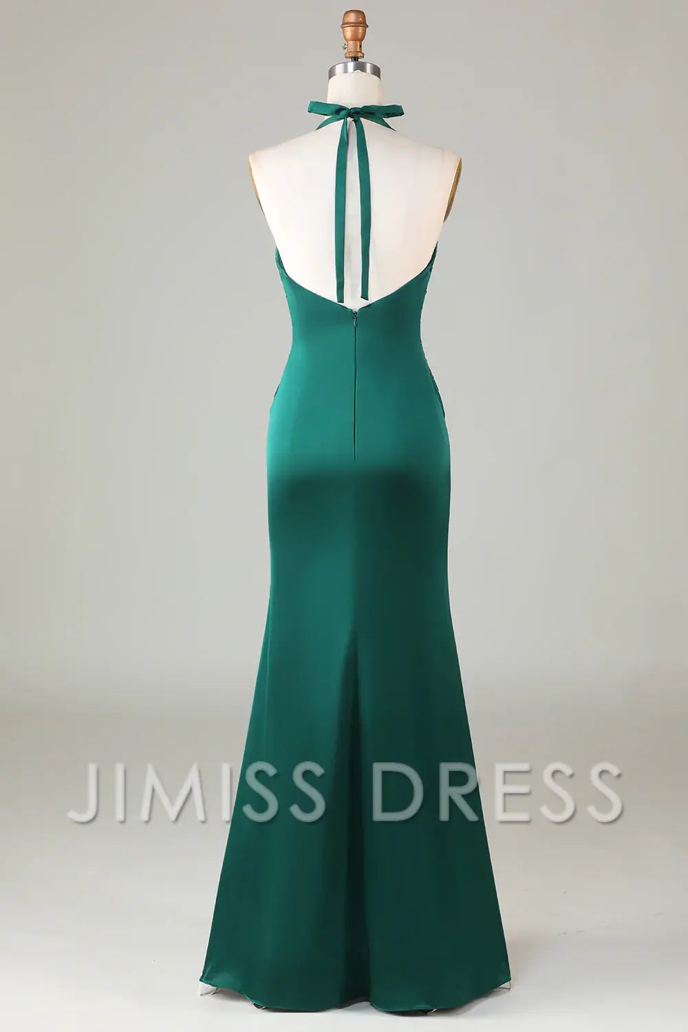 Vestido de dama de honor largo de satén verde oscuro con escote colgante y cola de pez de Jimiss