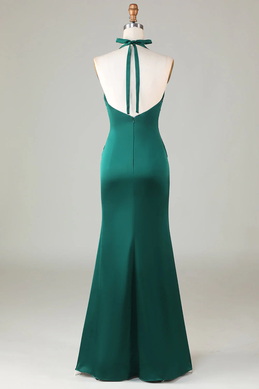 Vestido de dama de honor verde oscuro con escote colgante y cola de pez