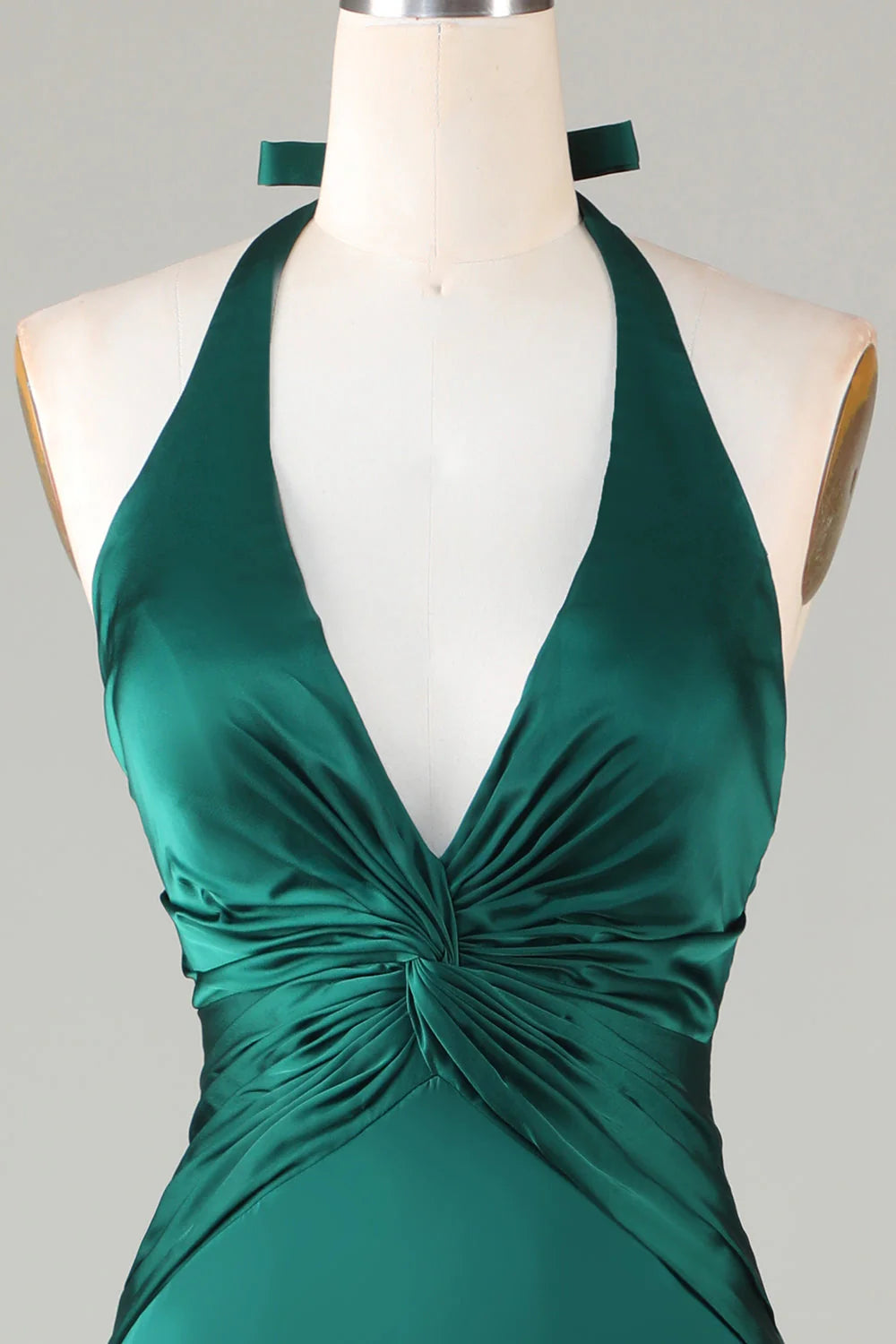 Emerald Satin Sheath/column Floor-Length Halter neckline