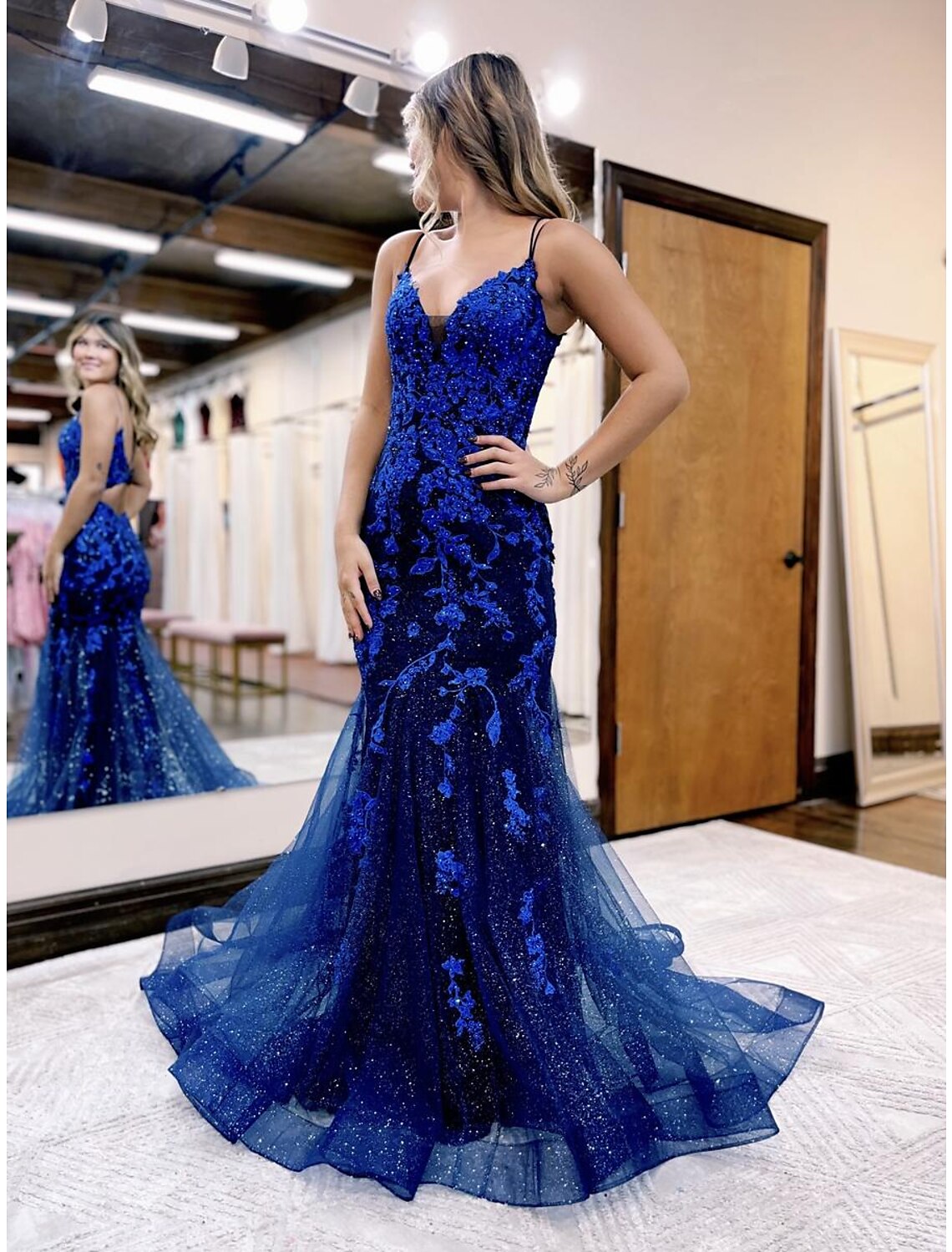 Abiti da ballo a sirena/tromba, scintillanti e brillanti, abiti da cerimonia, da festa, con strascico, senza maniche, scollo a V, in tulle, schiena scoperta con applicazioni di perline glitterate