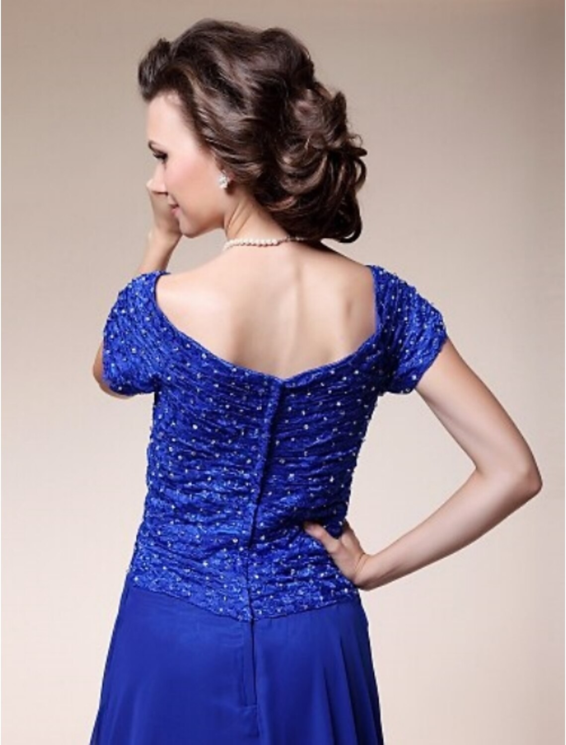 Vestido de madre de la novia de corte A, brillante, escote en V, cola larga/cortada, de gasa, satén, manga corta, sin mangas, con fruncido cruzado y cuentas