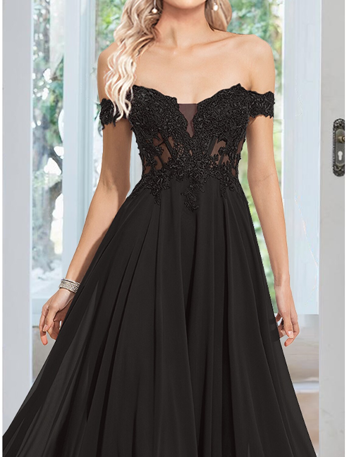 Abito da sera a trapezio, abito da ballo floreale, lunghezza al pavimento, senza maniche, spalle scoperte, in chiffon con applicazioni