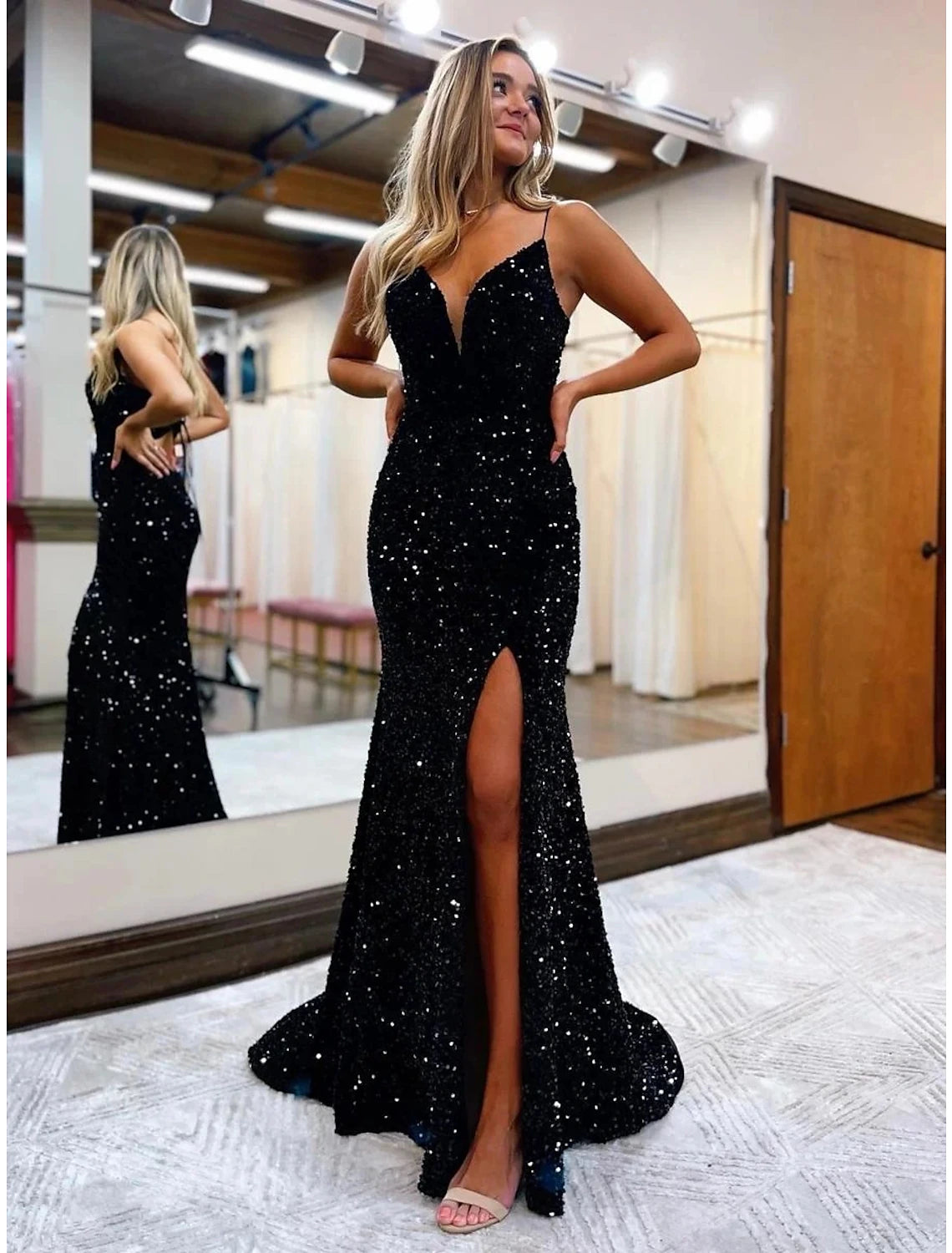 Black Sequin Mermaid V-Neck Floor-Length Evening Dress with High Slit