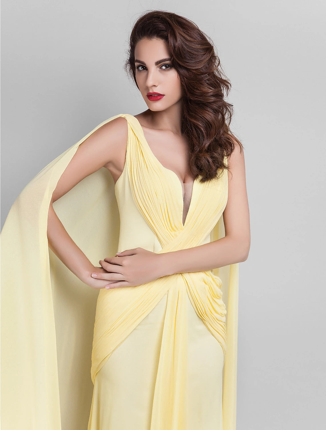 Abito elegante a tubino/colonna, per invitati a nozze, ballo di fine anno, strascico, senza maniche, scollatura profonda, georgette, schiena a V con drappeggio laterale incrociato