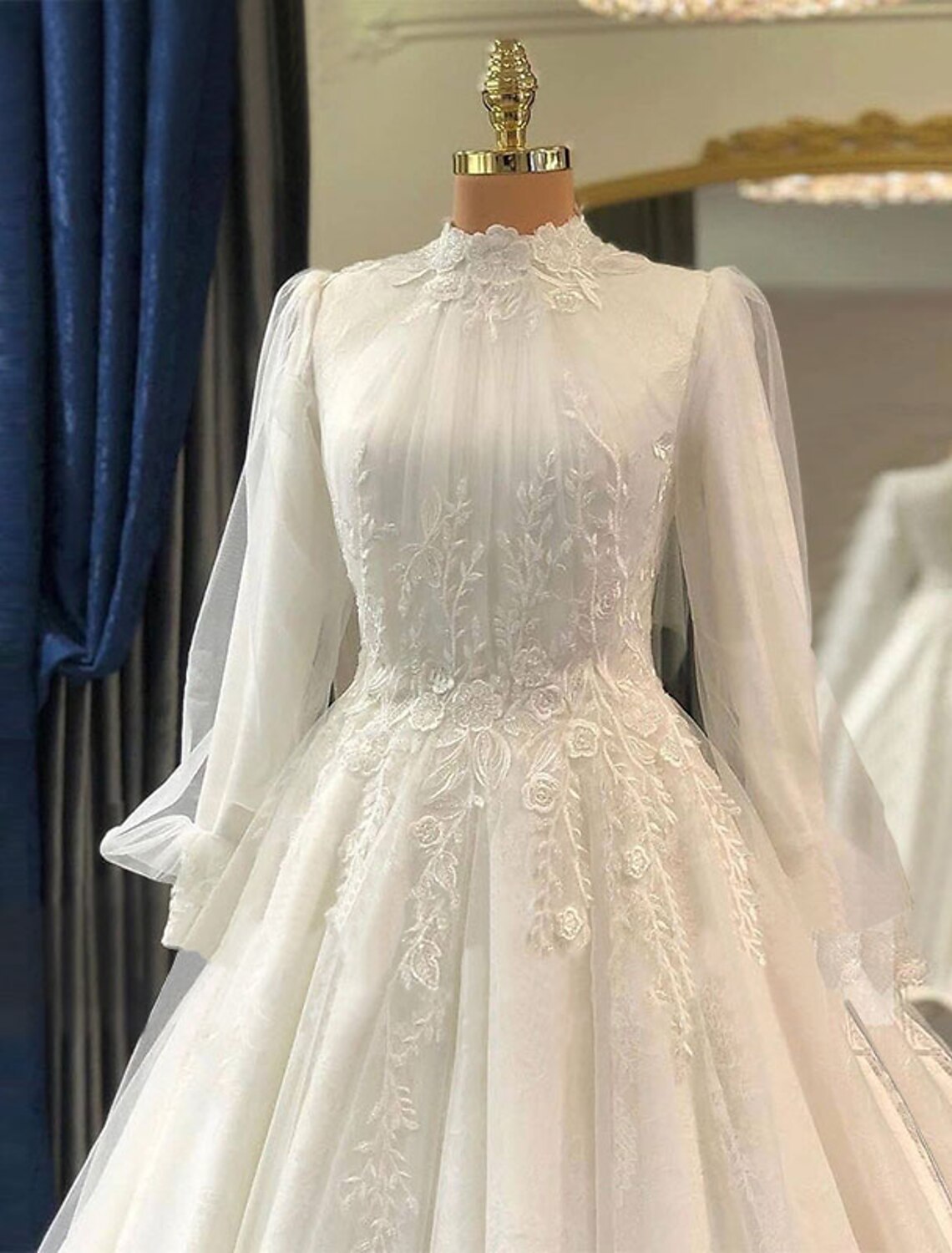 Vestidos de novia de compromiso vintage de los años 40/50, formales, de otoño, con cuello alto, manga larga, cola de corte, de encaje, con pliegues y apliques, para bodas de verano.
