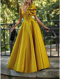 Abito da sera a trapezio, elegante, formale, da ospite di nozze, lungo fino al pavimento, senza maniche, scollo a V, in raso con fiori sulle spalle