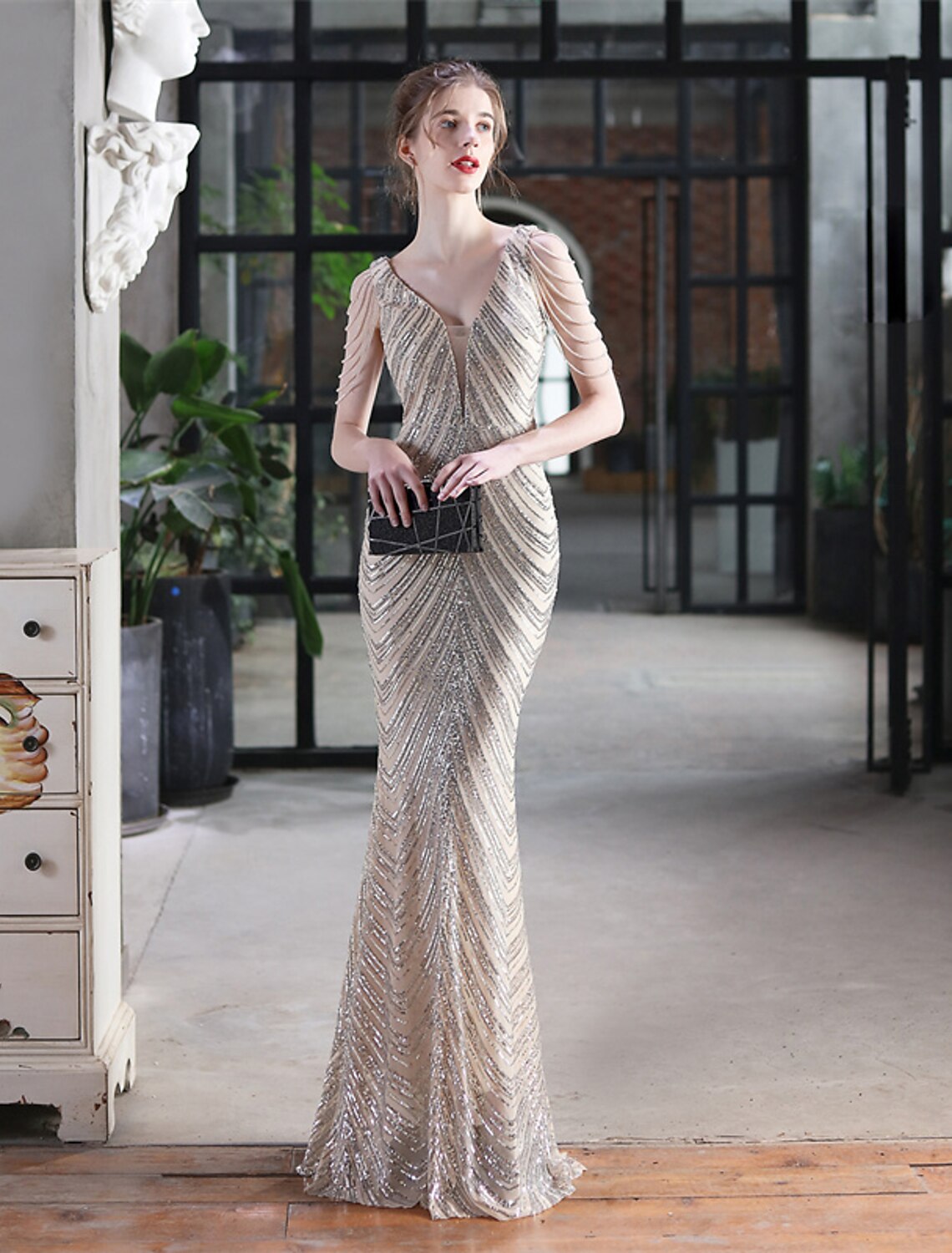 Vestido de noche de sirena/trompeta con brillo y destellos, vestido formal para invitados de boda, largo hasta el suelo, sin mangas, cuello en V, con lentejuelas y flecos y borlas de lentejuelas.