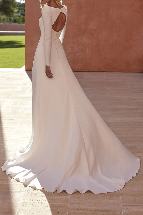Abito da sposa minimalista a trapezio con scollo quadrato e maniche lunghe