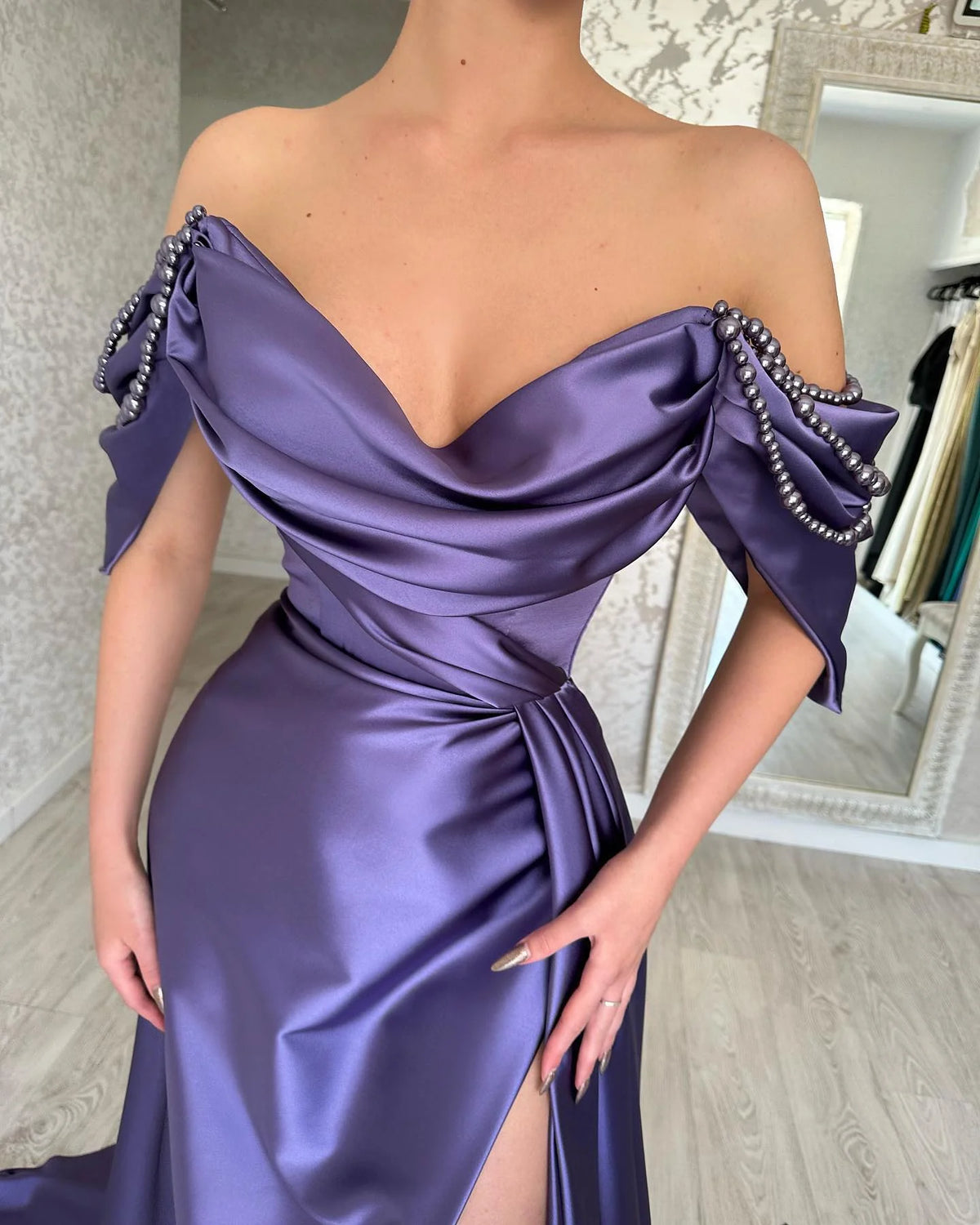 Vestido de noche largo morado de corte A con abertura en los hombros, sin mangas