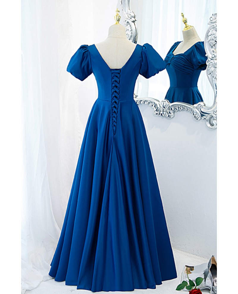 Vestido de noche elegante y elegante de satén azul retro con escote cuadrado, manga corta, tirantes azules sin espalda y largo hasta el suelo.