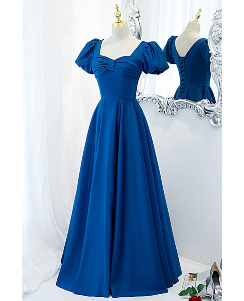 Vestido de noche elegante y elegante de satén azul retro con escote cuadrado, manga corta, tirantes azules sin espalda y largo hasta el suelo.