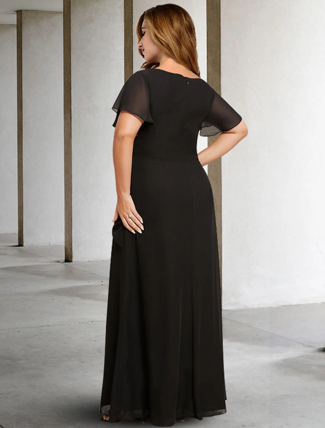 Elegant Black Chiffon A-Line Floor-Length Evening Dress with Draped Bodice