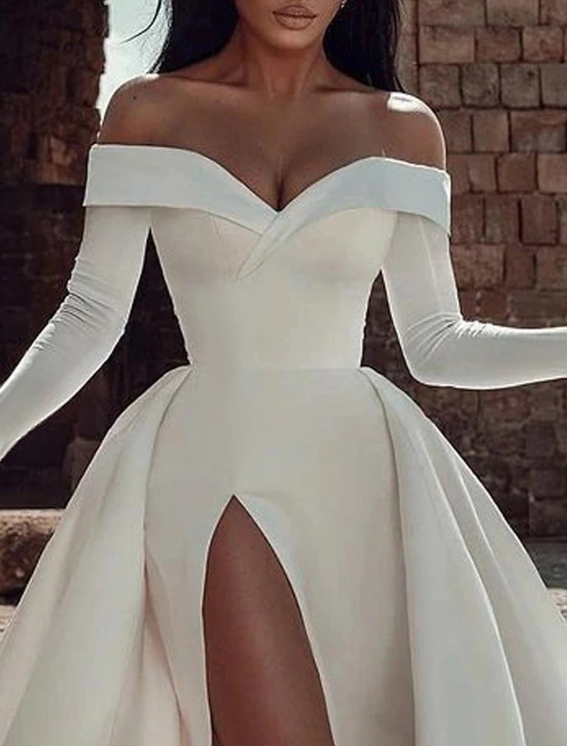 Vestidos de novia formales vintage de los años 40/50, corte A, hombros descubiertos, manga larga, cola capilla, satén, abertura frontal, color liso