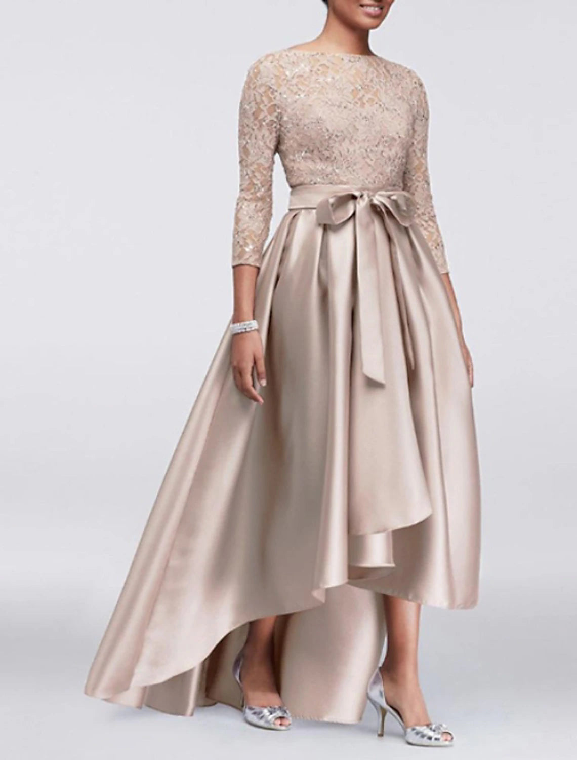 Abito da cerimonia per la madre della sposa, a trapezio, elegante, taglie forti, con scollo a V, in pizzo satinato asimmetrico, maniche a 3/4 con applicazioni di fascia/nastro
