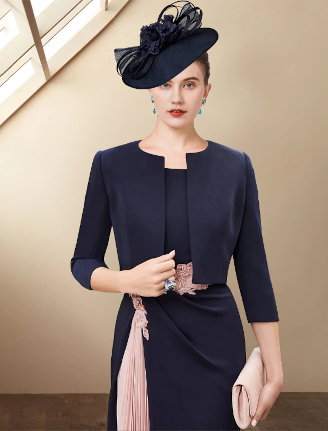 Vestido de dos piezas para madre de la novia, estilo tubo/columna, para invitada de boda, iglesia, elegante, hombros descubiertos, largo hasta la rodilla, de tela, sin mangas, chaqueta corta, vestidos con pliegues, cristales, bloques de color