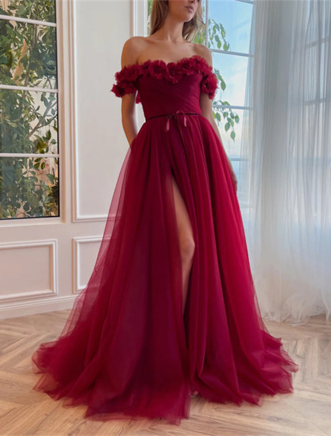 Abiti da ballo a trapezio, abiti floreali, invitati a nozze, feste di nozze, strascico a ruota, maniche corte, spalle scoperte, tulle con spacco e spalline