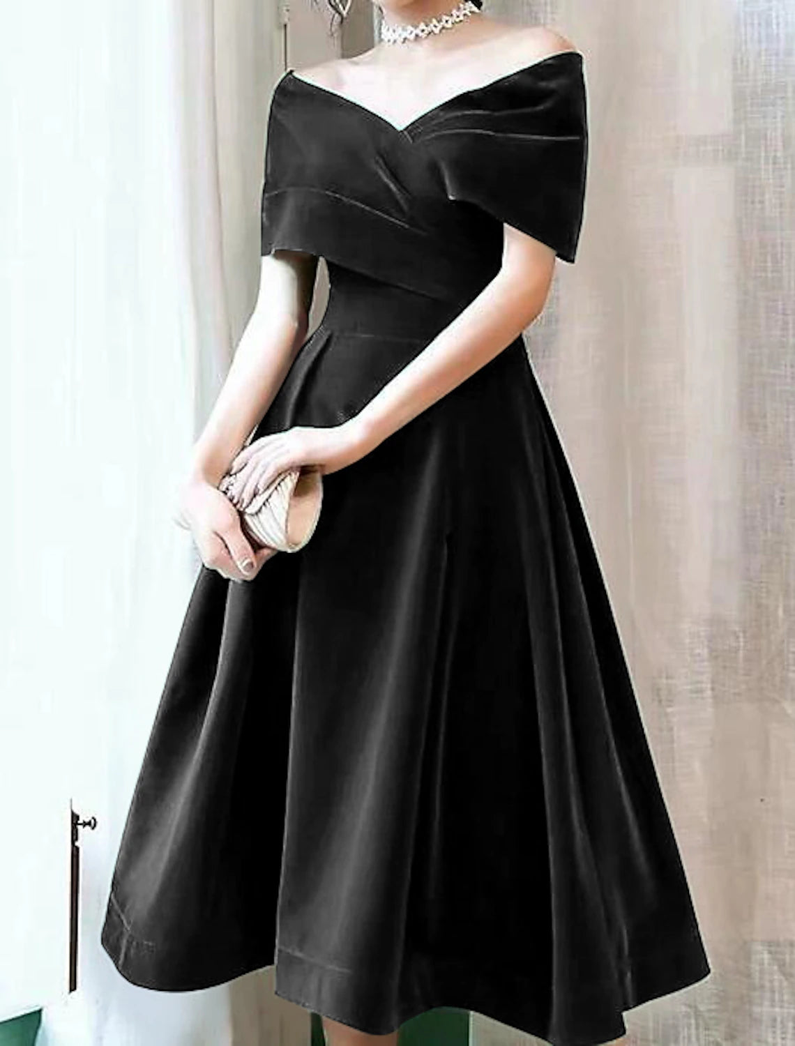 Abiti da cocktail a trapezio, eleganti, per invitati a nozze, lunghezza al ginocchio, maniche corte, spalle scoperte, in velluto con pieghe, colore puro