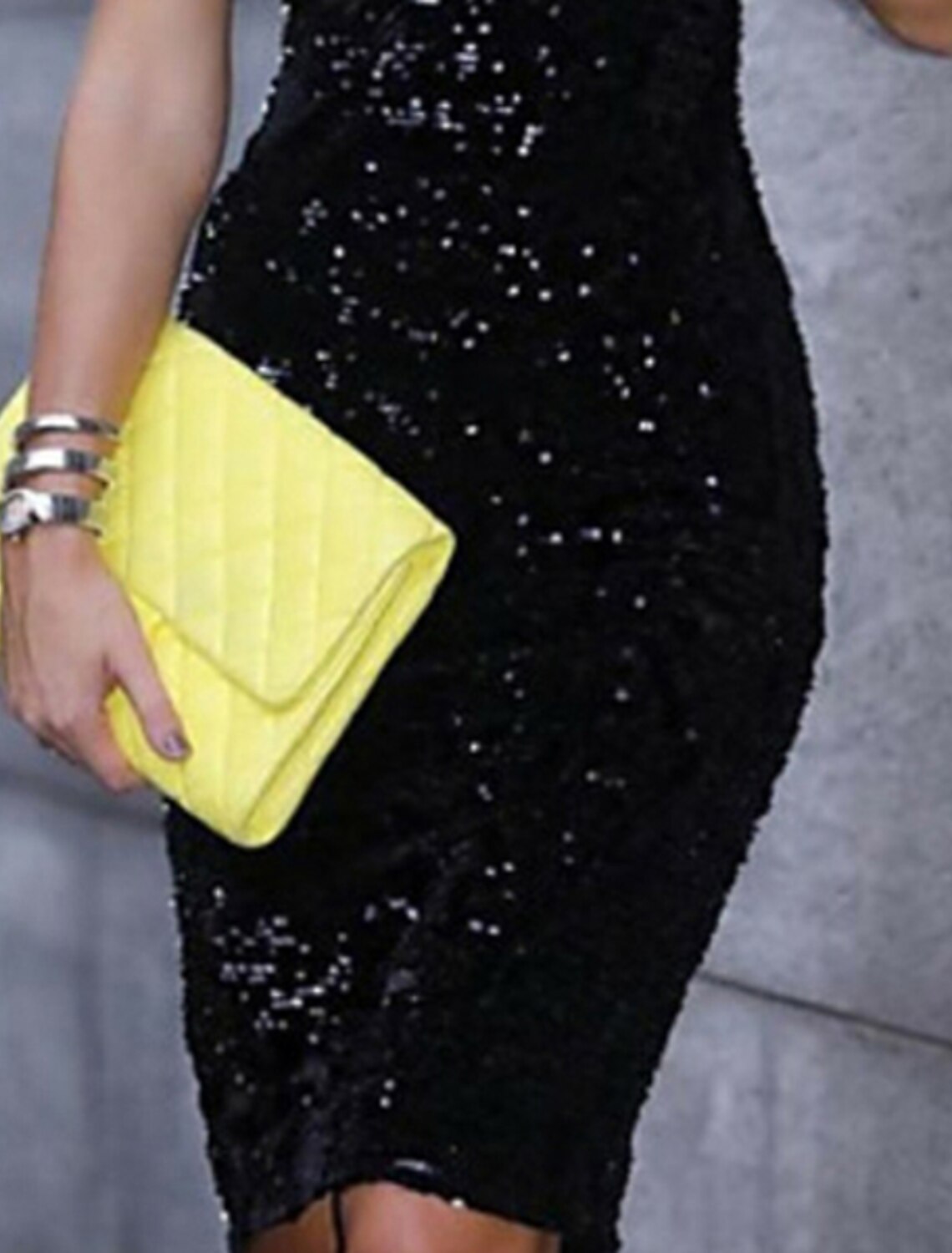 Vestido de cóctel de tubo/columna, vestido negro, fiesta, regreso a casa, largo hasta la rodilla, sin mangas, cuello en V, con lentejuelas, color puro