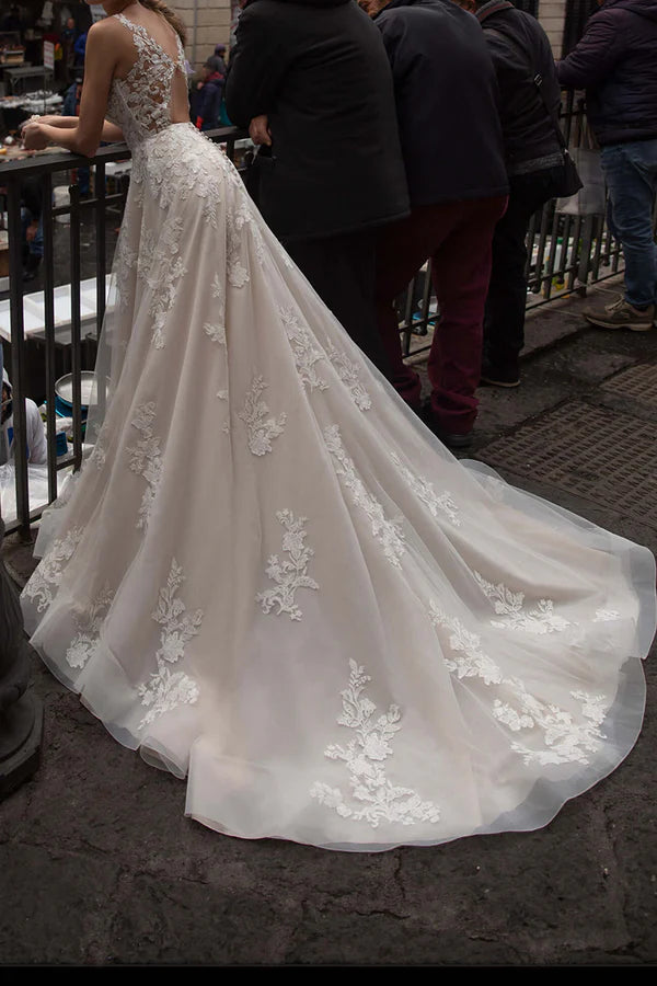 Vestido de novia estilo princesa romántico con encaje, escote en V y corte A