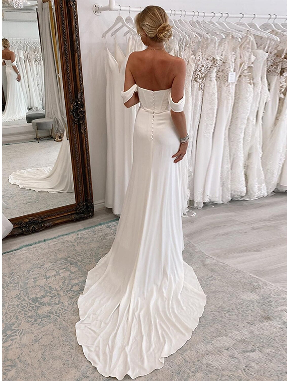 Abiti da sposa formali da ricevimento, tubino/colonna, spalle scoperte, senza maniche, strascico, abiti da sposa in tessuto, abiti da sposa con pieghe e arricciature.