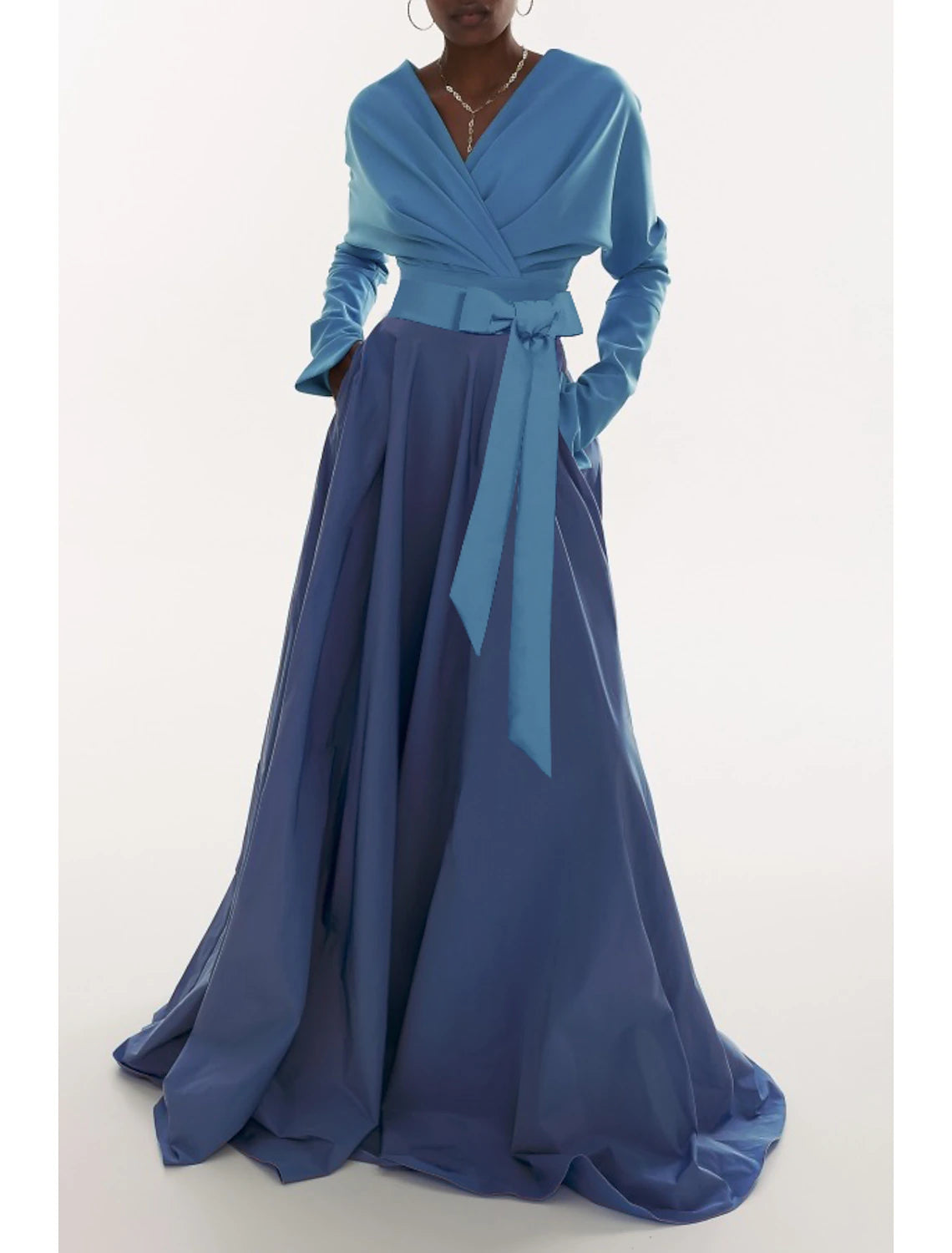 Vestido de noche elegante de corte A, vestido formal de otoño, cola larga, manga larga, escote en V, tela con pliegues y fruncido.