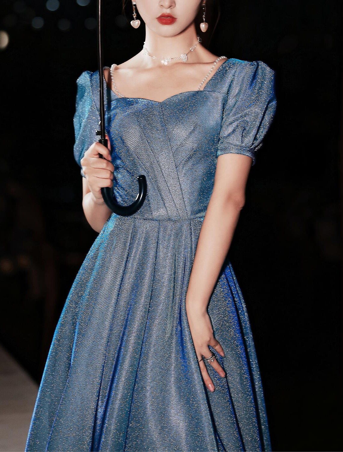 Vestido de noche elegante de fiesta formal con escote corazón, manga corta, largo hasta el suelo, de satén con pliegues y abalorios, con espalda hermosa y corte A