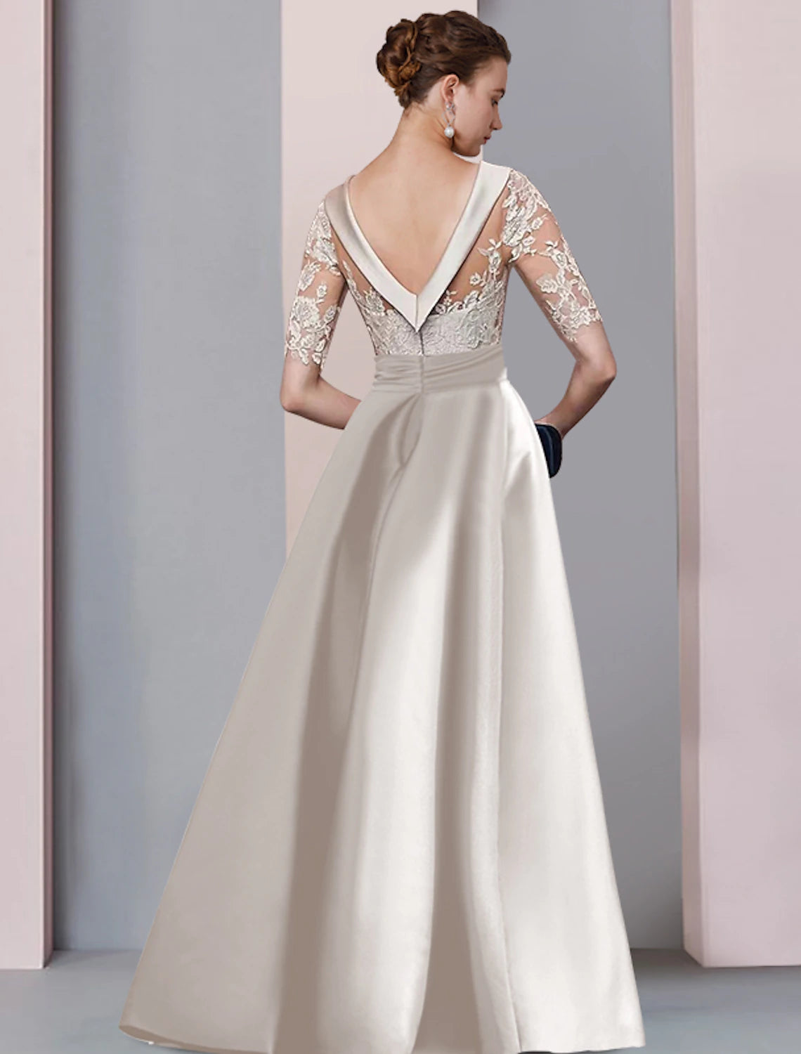 Abito da cerimonia per la madre della sposa, a trapezio, elegante, con scollo a barchetta, lunghezza al pavimento, in raso e pizzo, mezza manica, con fiocco/i, applicazioni e spacco frontale