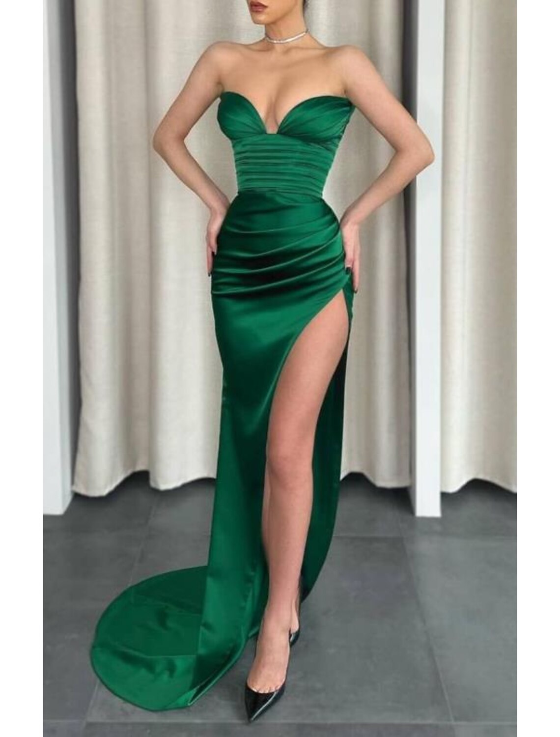 Mermaid / Trumpet Prom Dresses Minimalist Dress Wedding Guest Wedding Party Sweep / Brush Train Sleeveless V Neck Italy Satin with Pleats Ruched Pure Color 2025
