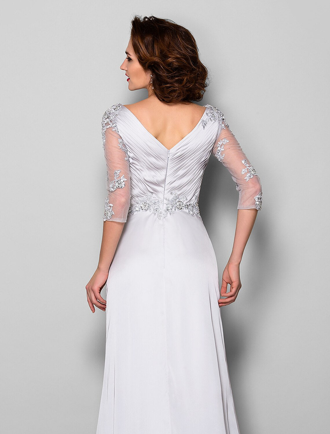 Vestido de madre de la novia de corte A, escote en V, cola larga/cortada, satén de gasa, manga 3/4 con apliques de cuentas entrecruzados