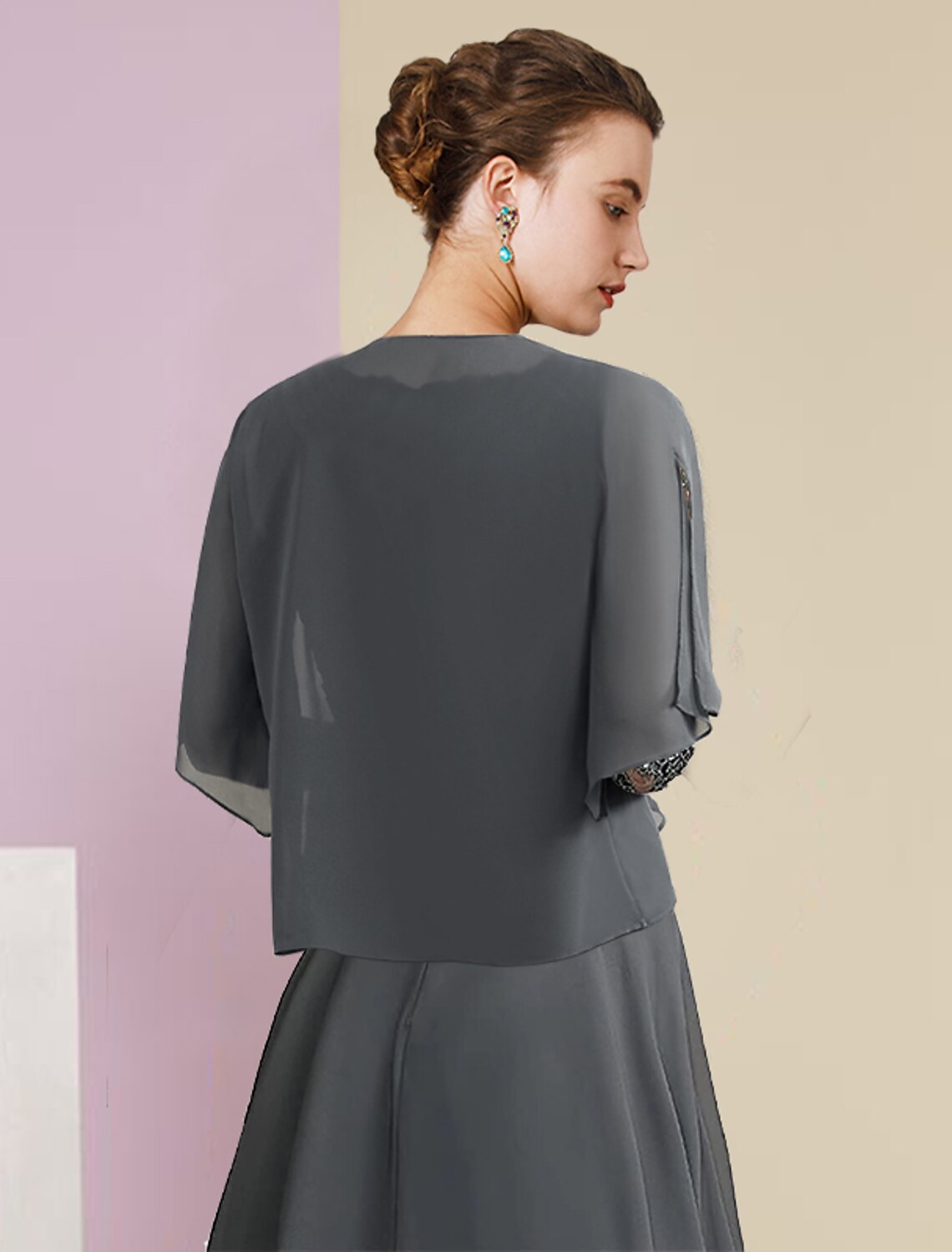 Vestido de dos piezas de corte A para madre de la novia, elegante vestido de fiesta formal para invitados a la boda, cuello cuadrado asimétrico, largo hasta la rodilla, de gasa con encaje, mangas 3/4, cruzado incluido con apliques fruncidos.